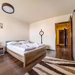 Foka, Sun & Snow Apartment Hel