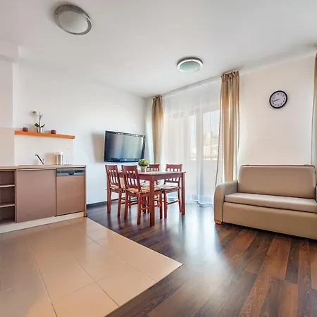 Foka, Sun & Snow Hel