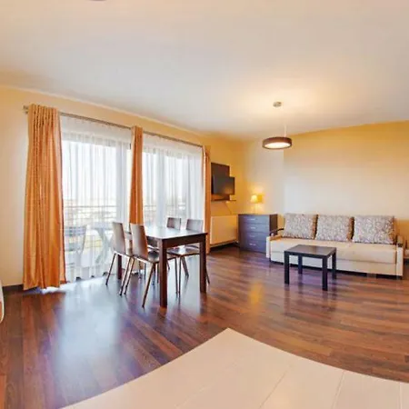 Foka, Sun & Snow Hel