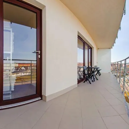 Foka, Sun & Snow Hel