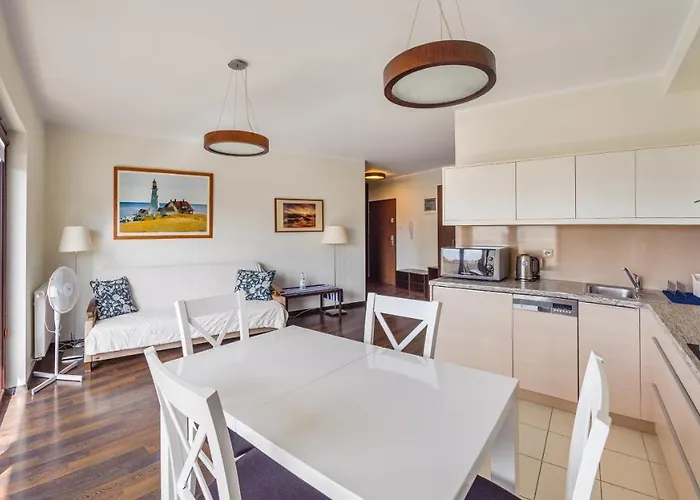 Foka, Sun & Snow Hel