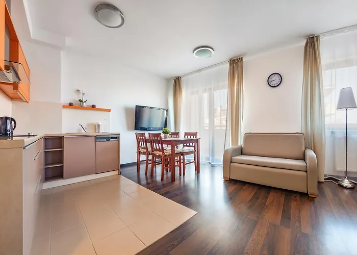 Foka, Sun & Snow Hel